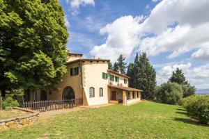 Villa la Selva by VacaVilla