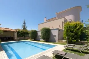 Christina Villas, Steps to Sandy Beach, By ThinkVilla - 斯法卡基