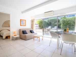 Apartment Cannes Bay-1 by Interhome