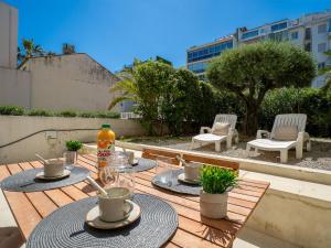 Apartment Cannes Bay-1 by Interhome