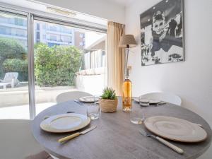 Apartment Cannes Bay-1 by Interhome