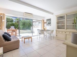 Apartment Cannes Bay-1 by Interhome