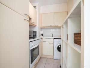 Apartment Cannes Bay-1 by Interhome