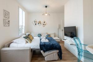 Appartements Spacious and bright 2-bedroom large apartment very close to Paris - near metro : photos des chambres