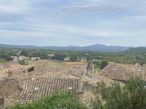 Maisons de vacances Maison de vacances avec piscine a Grignan-Drome provencale : photos des chambres
