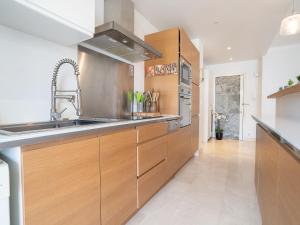 Apartment Les Aliscamps by Interhome