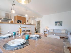 Apartment Les Aliscamps by Interhome