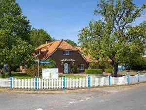 Holiday Home Deichhaus Küstenwind-4 by Interhome - Fedderwarderdeich