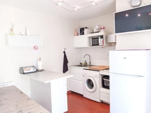 Apartment Les Cabestans 1-2-3-4 by Interhome