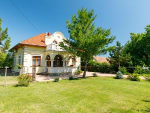 Apartment Elisabeta 02 by Interhome