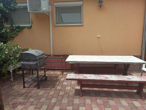 Single Room with Private Bathroom room in Orchidea Apartman