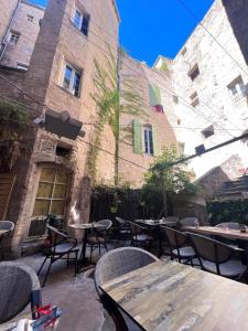 Appartements Pezenas Centre Historique - plages a 20 mn : photos des chambres