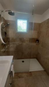 Villas Villa Gard'iguette avec SPA entre vignes &garrigue : Villa 2 Chambres