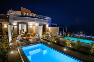 La Collina di Montegrappa - Villas with Heated Private Pool - Suites with Shared Pool