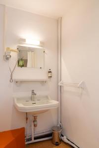 Hotels Logis Hotel Restaurant Le Louvre : photos des chambres