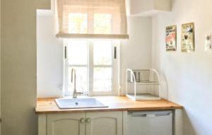 3 Bedroom Cozy Apartment In Ortigueira