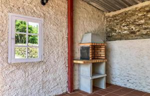 3 Bedroom Cozy Apartment In Ortigueira
