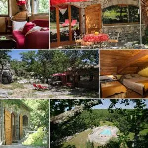 Hébergement insolite en pleine nature & piscine 2 à 11 p - Gites Les Princes à LANAS - 沃格于埃