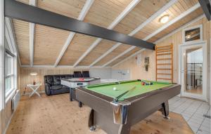 Cozy Home In Harboøre With Sauna