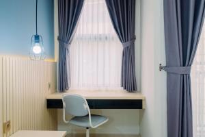Simple Look Studio Transpark Cibubur Apartment By Travelio