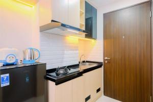 Simple Look Studio Transpark Cibubur Apartment By Travelio