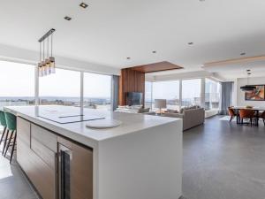 Stunning corner penthouse - Prime location