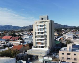 Un Departamento Cómodo con Vistas Increíbles a las Sierras