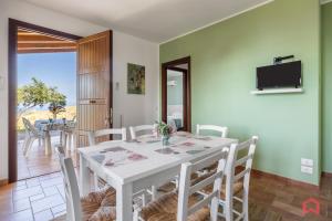 Cute Holiday Home & Pool by Scopello Sea