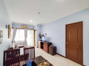 Serene 2BR at Galeri Ciumbuleuit 1 Apartment By Travelio