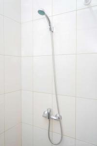 Fully Furnished with Comfortable Design 3BR Asatti Apartment By Travelio