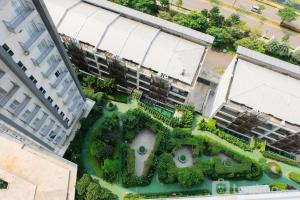 Elegant Studio at Casa De Parco Apartment By Travelio