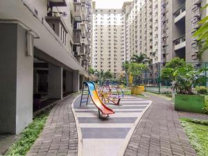 Nice and Comfortable Stay Studio at Gateway Ahmad Yani Cicadas Apartment By Travelio