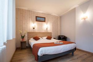Hotels Brit Hotel des Halles : photos des chambres