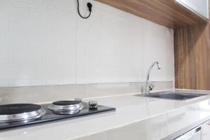 Comfort Studio Apartment at B Residence By Travelio