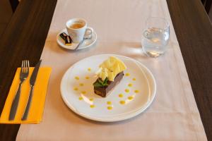 Hotels Brit Hotel Saint-Meen-le-Grand en Broceliande : photos des chambres