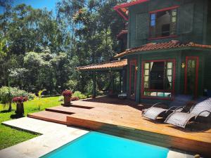 Chalé Cantagalo, charme e romance, piscina