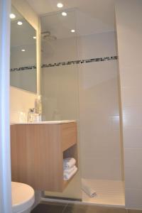 Hotels Brit Hotel Les Alizes : photos des chambres