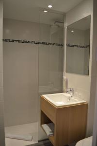 Hotels Brit Hotel Les Alizes : photos des chambres