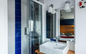Hotels Brit Hotel de Paris Saint-Jean-de-Luz : photos des chambres
