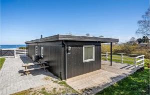 3 Bedroom Beautiful Home In Strøby