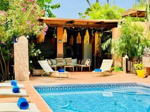 Villa by Playa den Bossa & Ibiza town 7min, BBQ