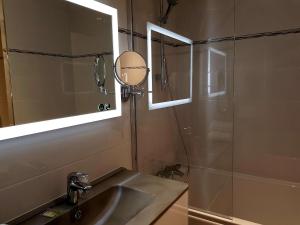 Hotels Brit Hotel de Grignan Vichy : photos des chambres