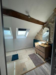 Maisons de vacances Gite Le Chatel avec piscine : photos des chambres