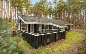 Cozy Home In Hadsund With Sauna - Odde