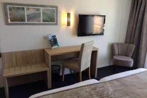 Double or Twin Room with Sea View room in Hôtel De L'océan