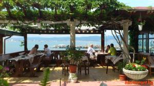 Nice 2 Bedrooms With Ocean View In Byala