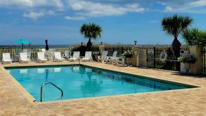 DeSoto Beach Club 107 by Tybee Beach Vacation Rentals