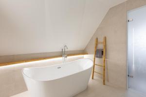 House for 20 people with a private SPA and bar Koma House