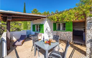 2 Bedroom Beach Front Home In Sali