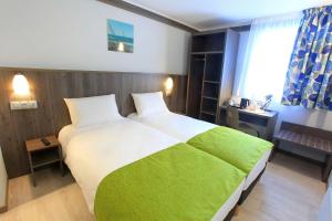 Hotels Brit Hotel Calais : Chambre Lits Jumeaux